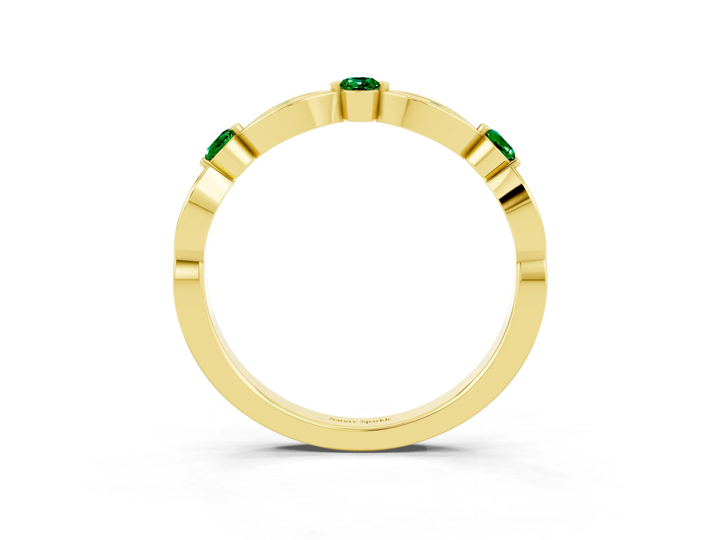Alternating Marquise and Round Emerald Milgrain Band in Yellow gold with Bezel Setting