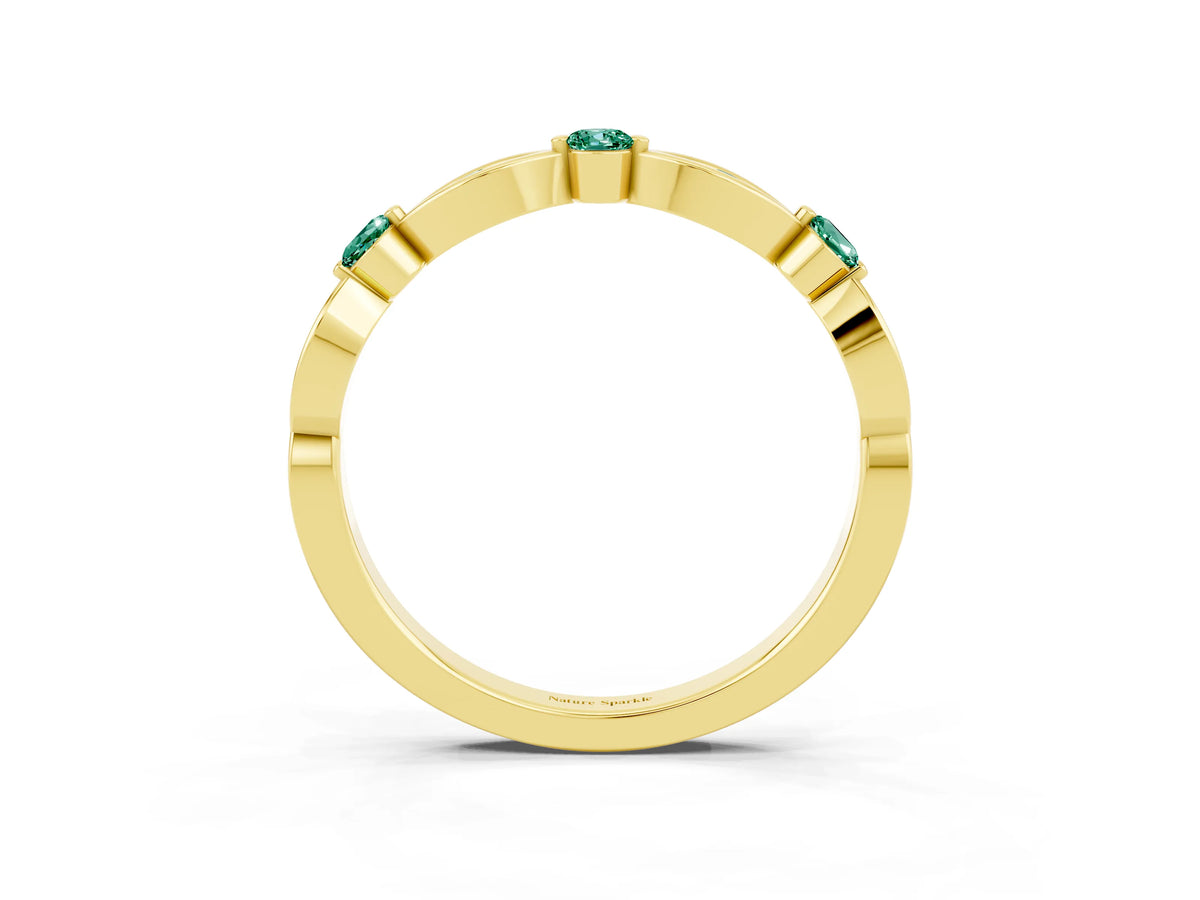 Alternating Marquise and Round Green Sapphire Milgrain Band in Yellow gold with Bezel Setting