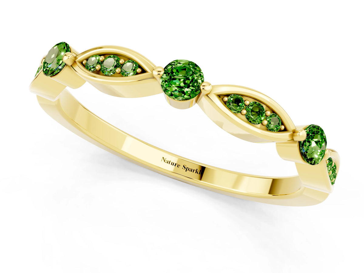Alternating Marquise and Round Peridot Milgrain Band in Yellow gold with Bezel Setting