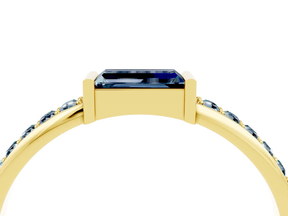 Baguette Aquamarine Pavé Band in Yellow gold with Bar Setting
