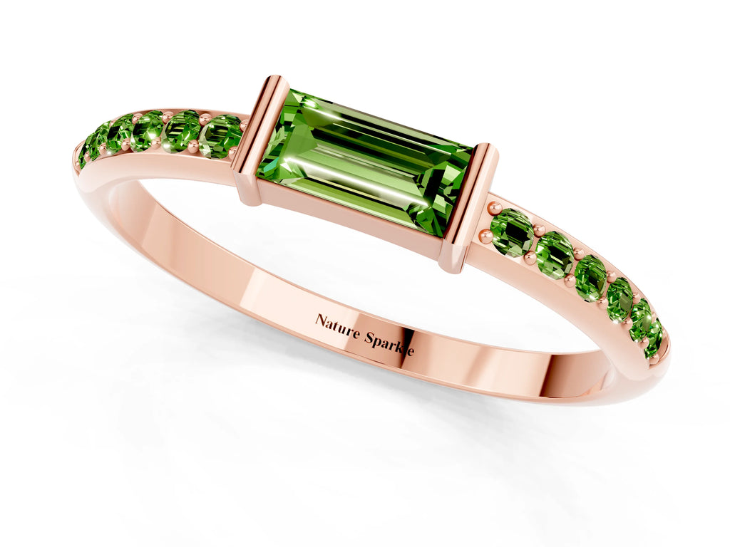 Baguette Peridot Pavé Band in Rose gold with Bar Setting