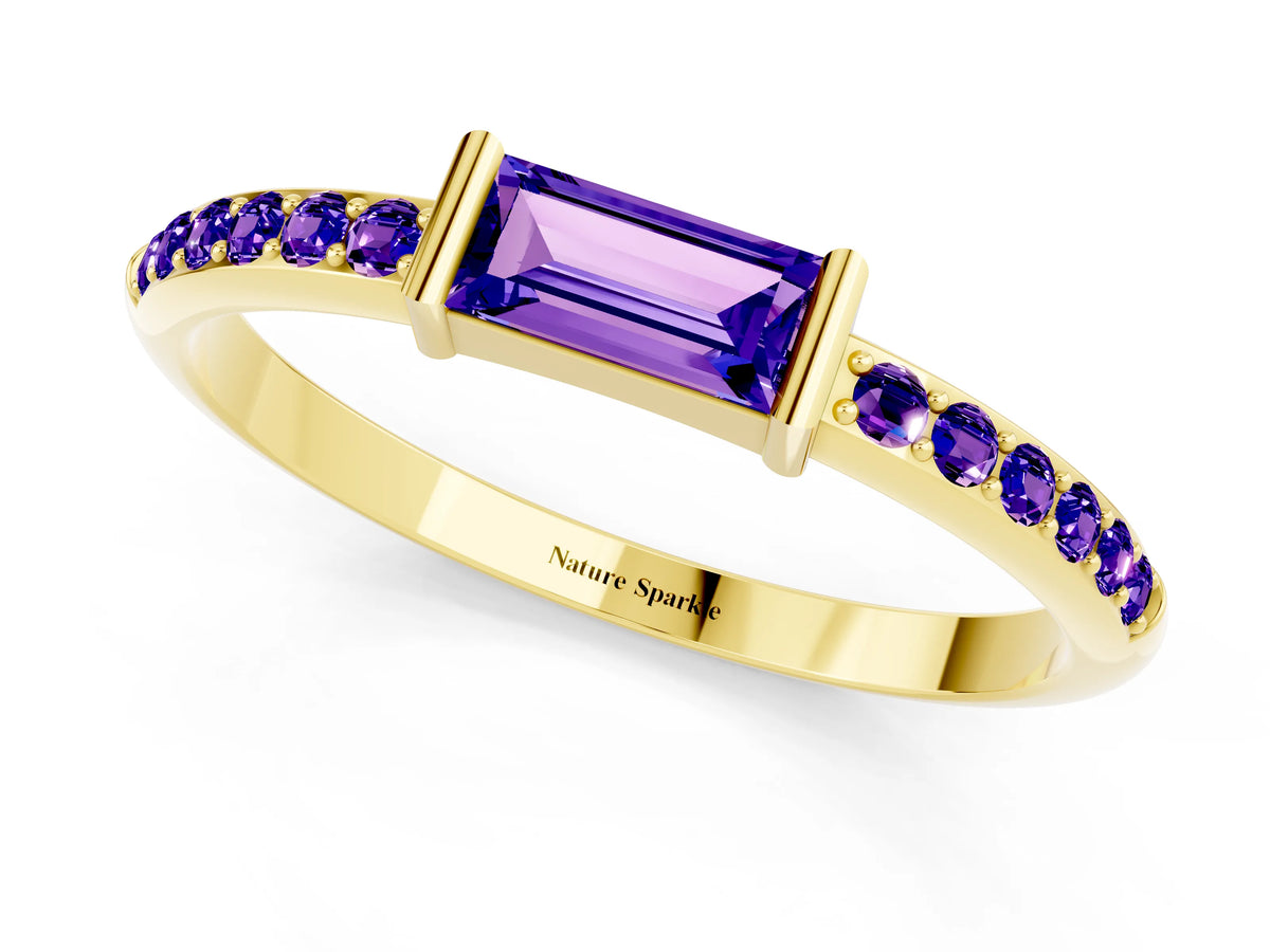 Baguette Tanzanite Pavé Band in Yellow gold with Bar Setting
