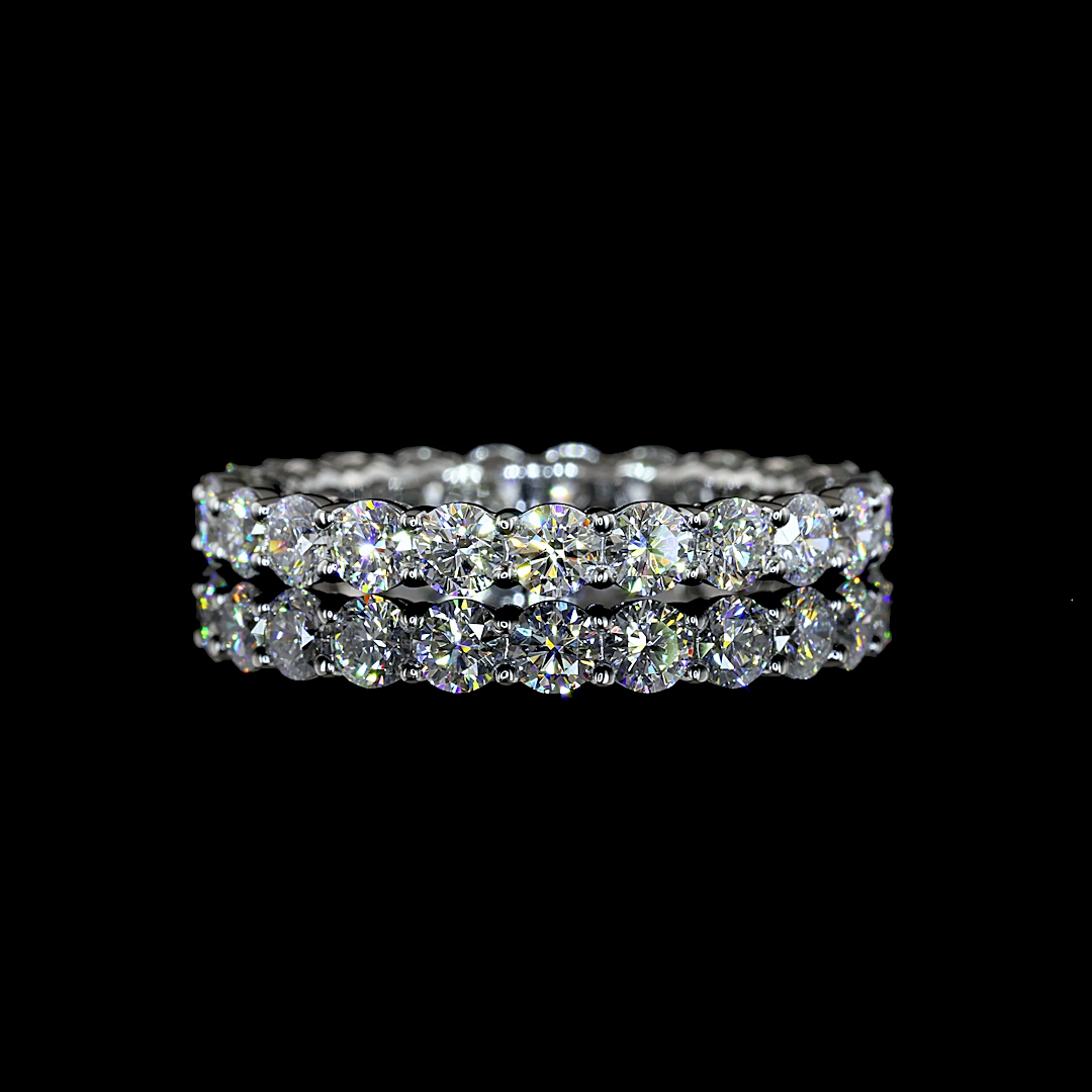 White gold Diamond Eternity Band · 1.83 ct