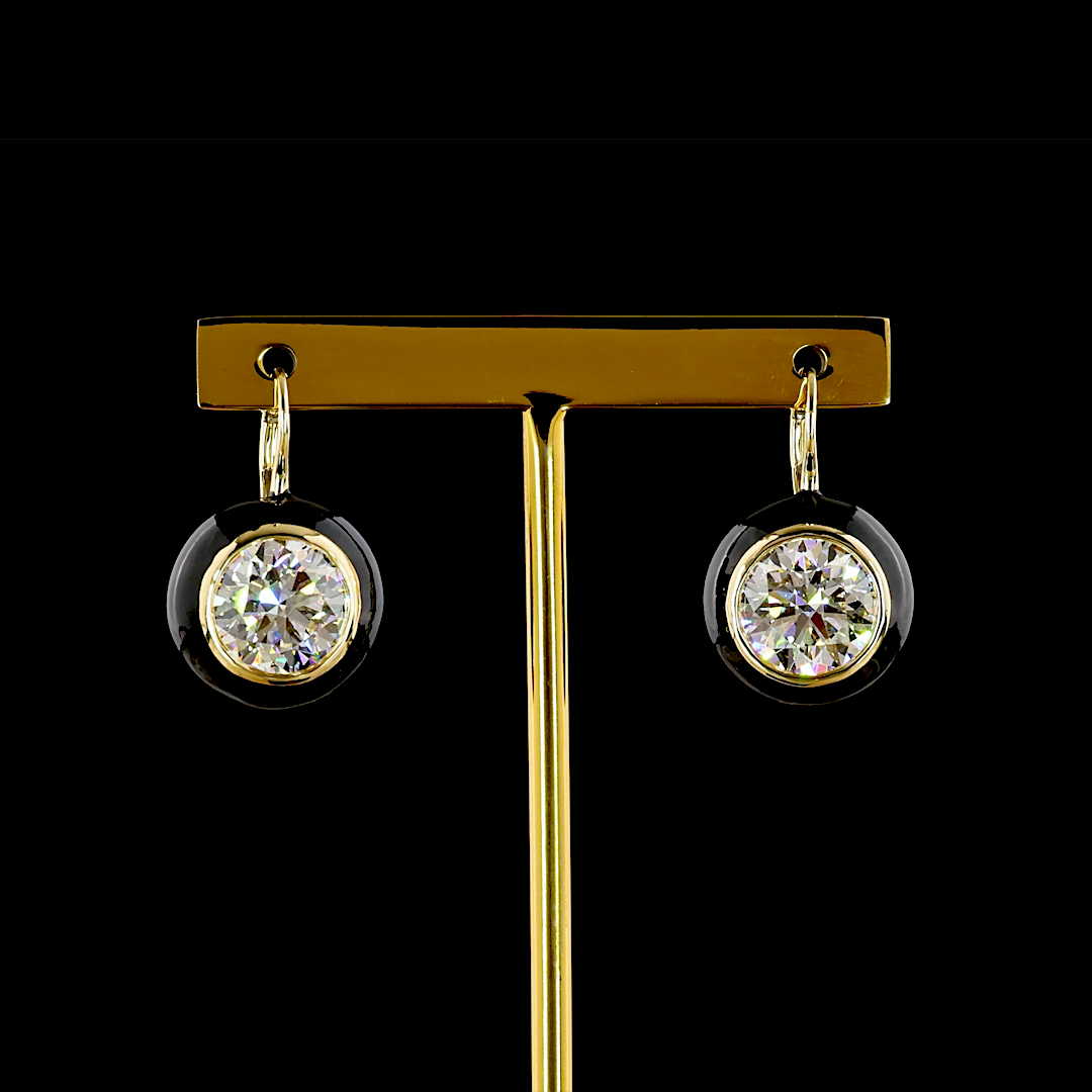 Yellow gold Diamond Hanging Earrings · 8.05 ct
