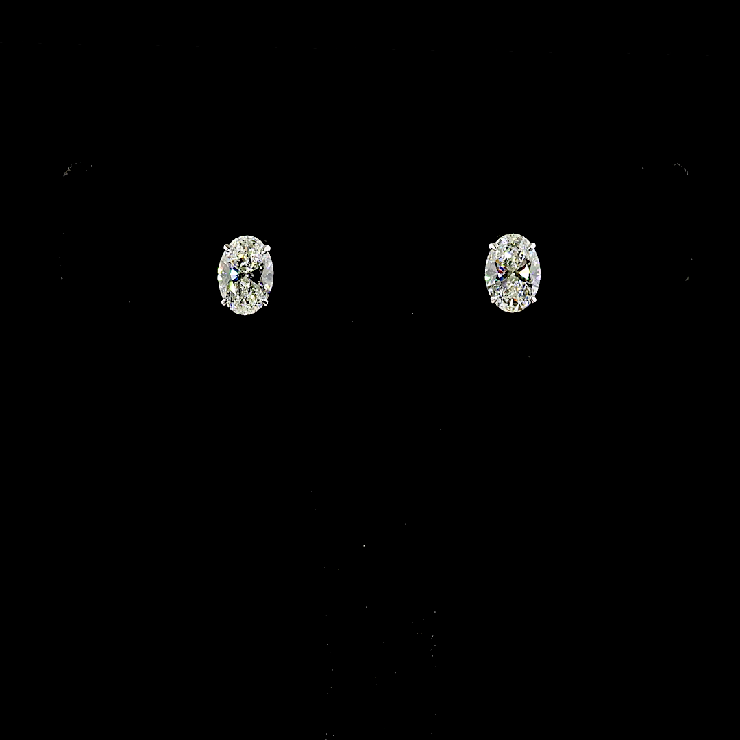 White gold Diamond Studs · 6.05 ct