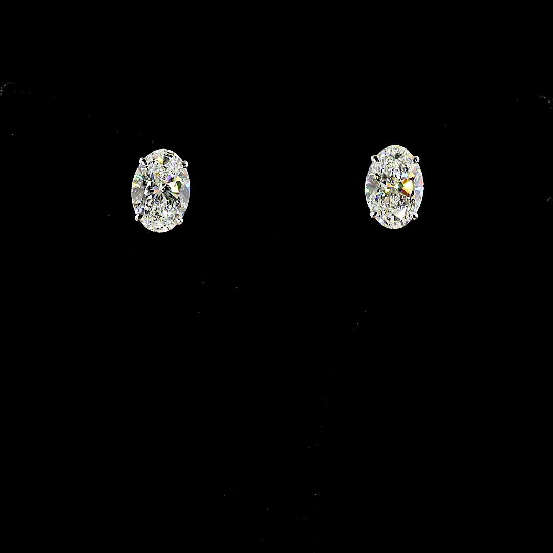 White gold Diamond Studs · 10.07 ct