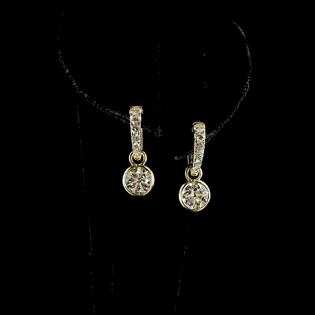 Yellow gold Diamond Hanging Earrings · 2.54 ct