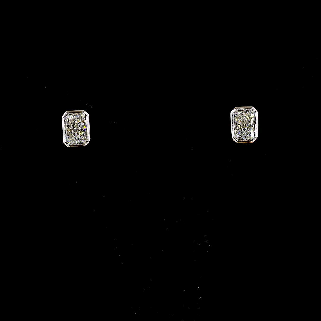 White gold Diamond Studs · 1.54 ct