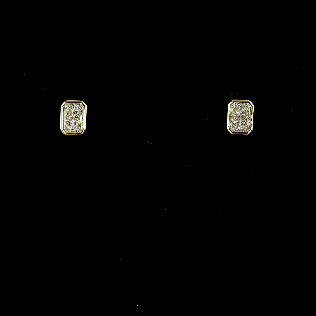 Yellow gold Diamond Studs · 2.08 ct