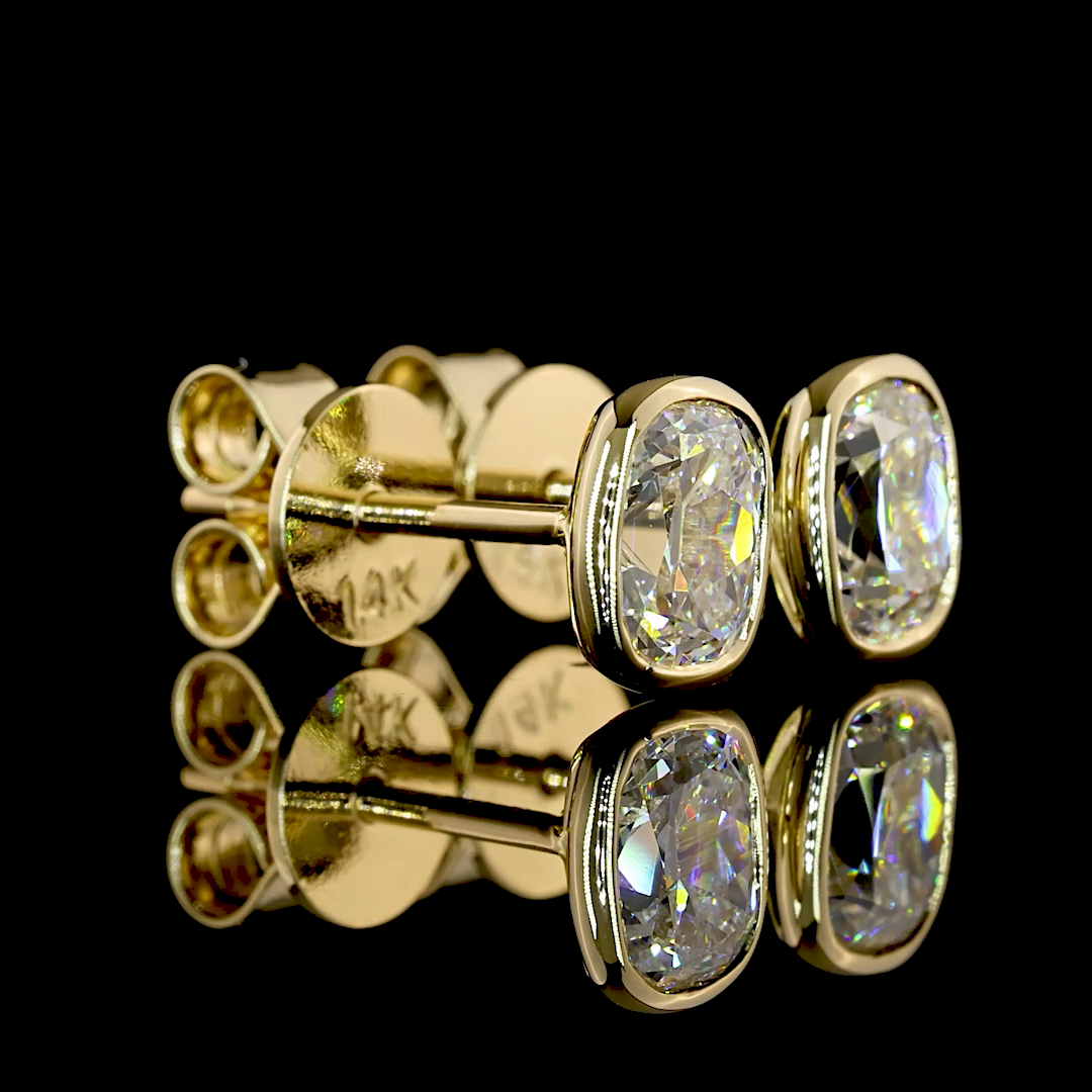 Yellow gold Diamond Studs · 1.08 ct