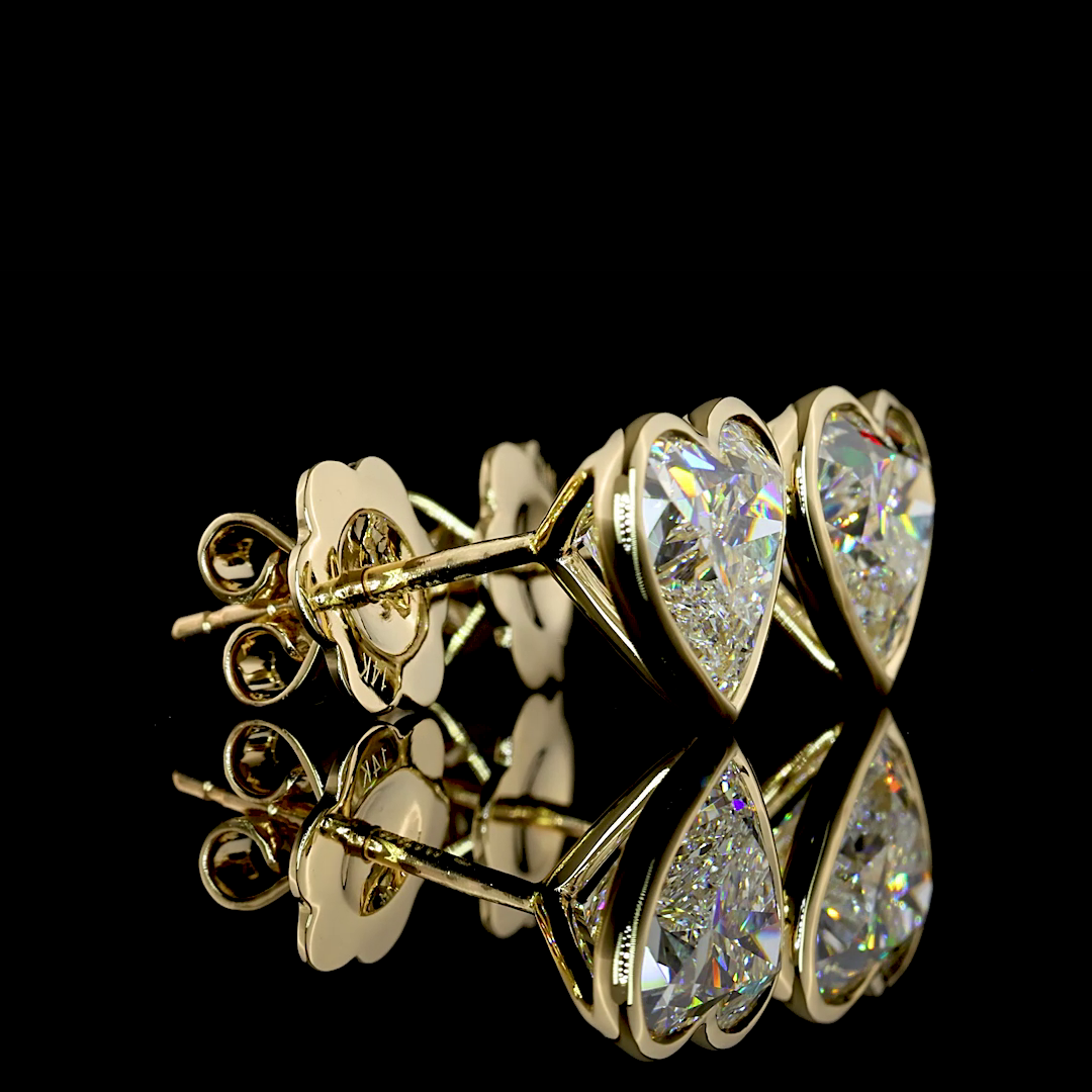 Yellow gold Diamond Studs · 3.11 ct