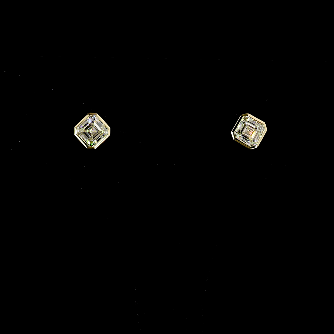 Yellow gold Diamond Studs · 3.08 ct