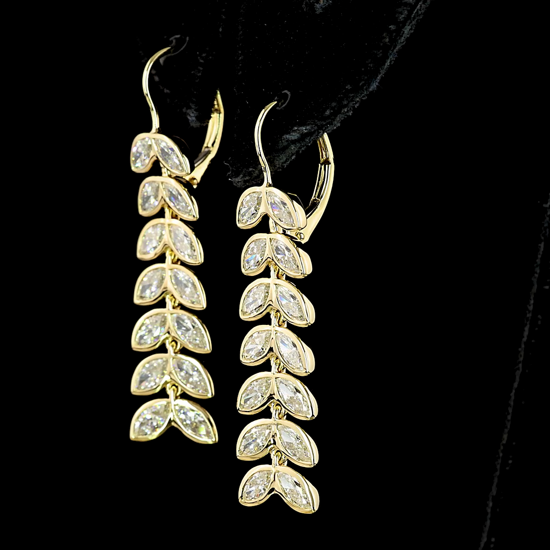 Yellow gold Diamond Hanging Earrings · 3.3 ct