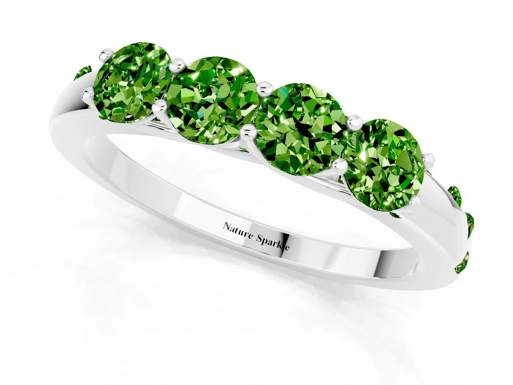 Four-Stone Round Peridot Band in White gold with Prong Setting