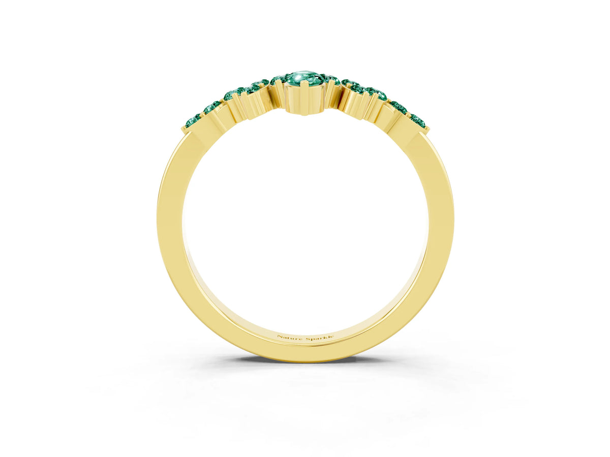 Marquise and Round Green Sapphire Chevron Band in Yellow gold with Prong Setting
