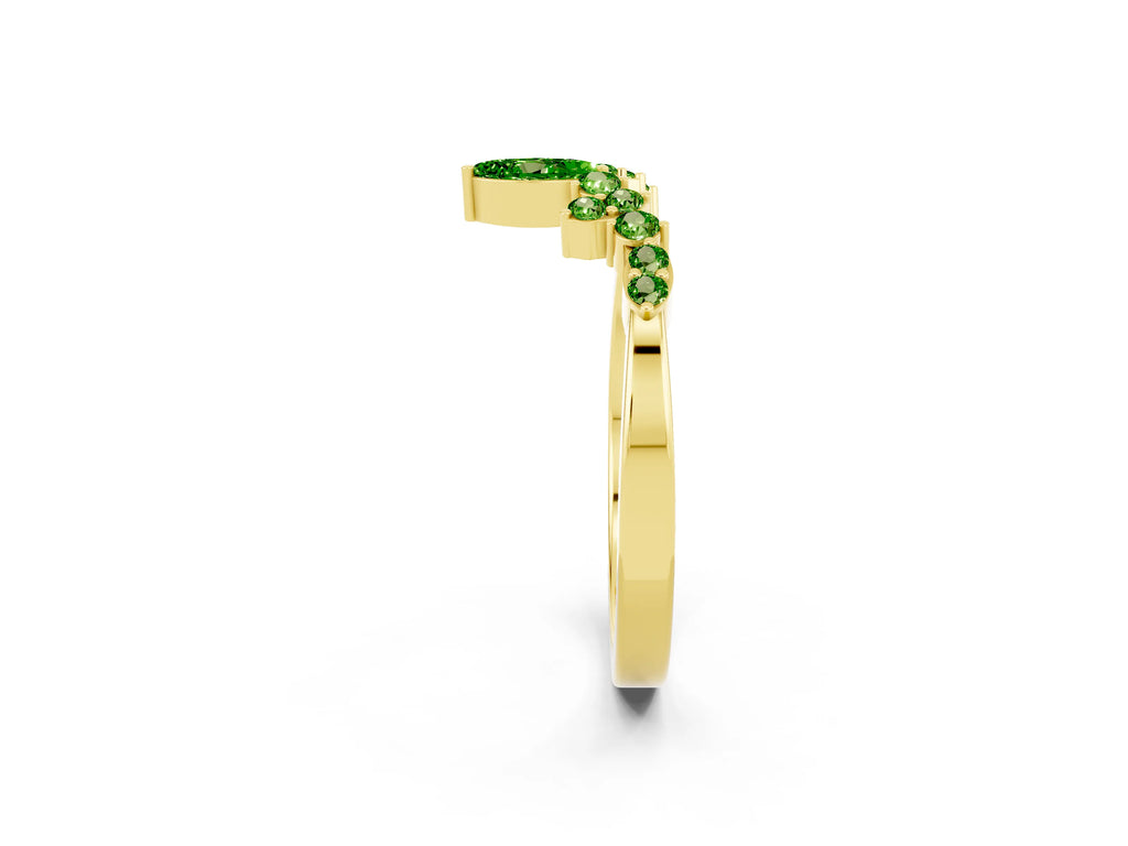 Marquise and Round Peridot Chevron Band in Yellow gold with Prong Setting