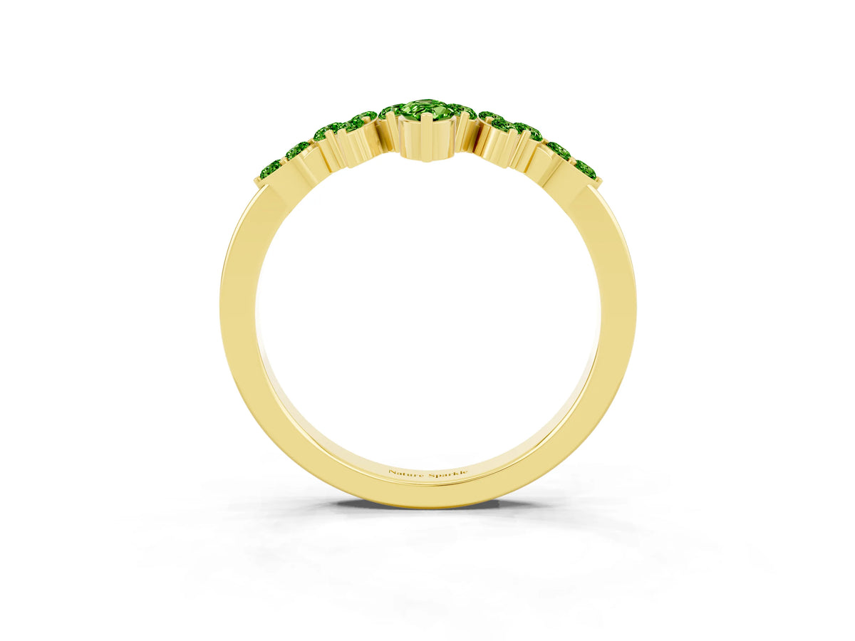 Marquise and Round Peridot Chevron Band in Yellow gold with Prong Setting
