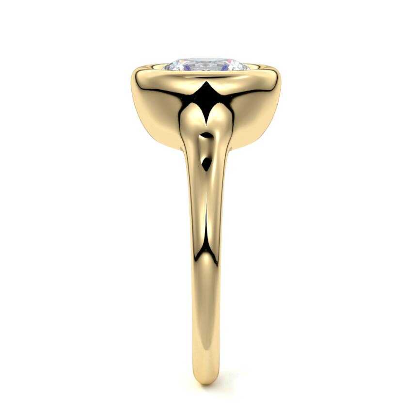 Yellow gold Round Diamond Solitaire Engagement Ring