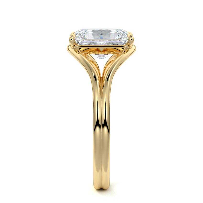 Yellow gold Radiant Diamond Solitaire Engagement Ring with Multi-Row Split Shank