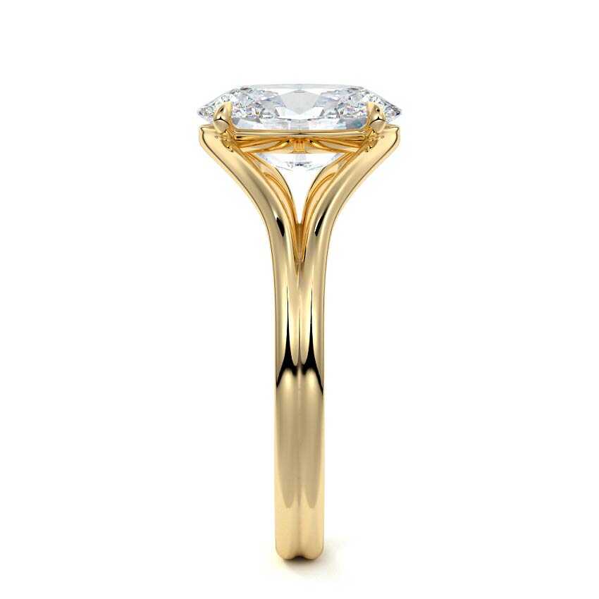 Yellow gold Oval Diamond Solitaire Engagement Ring with Multi-Row Split Shank