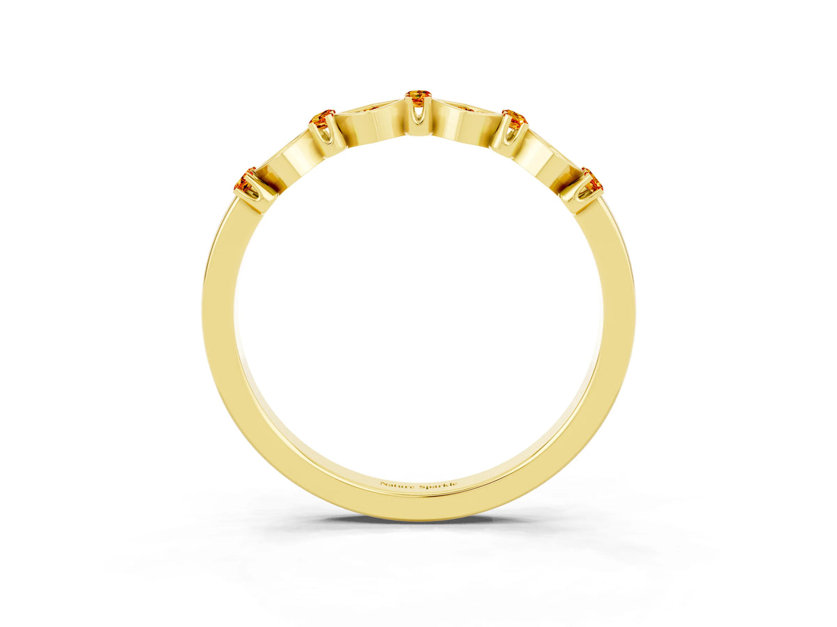 Pavé Cushion Citrine Cluster Eternity Band in Yellow gold with Prong Setting