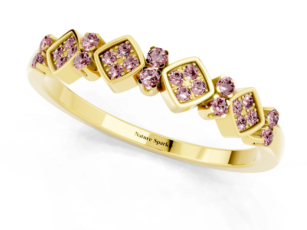 Pavé Cushion Morganite Cluster Eternity Band in Yellow gold with Prong Setting