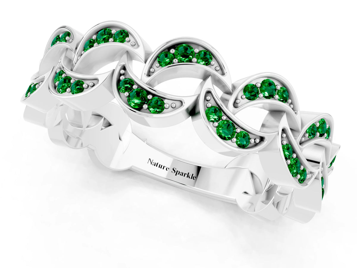 Pavé Round Emerald Interlocking Eternity Band in Silver with Bezel Prong Setting