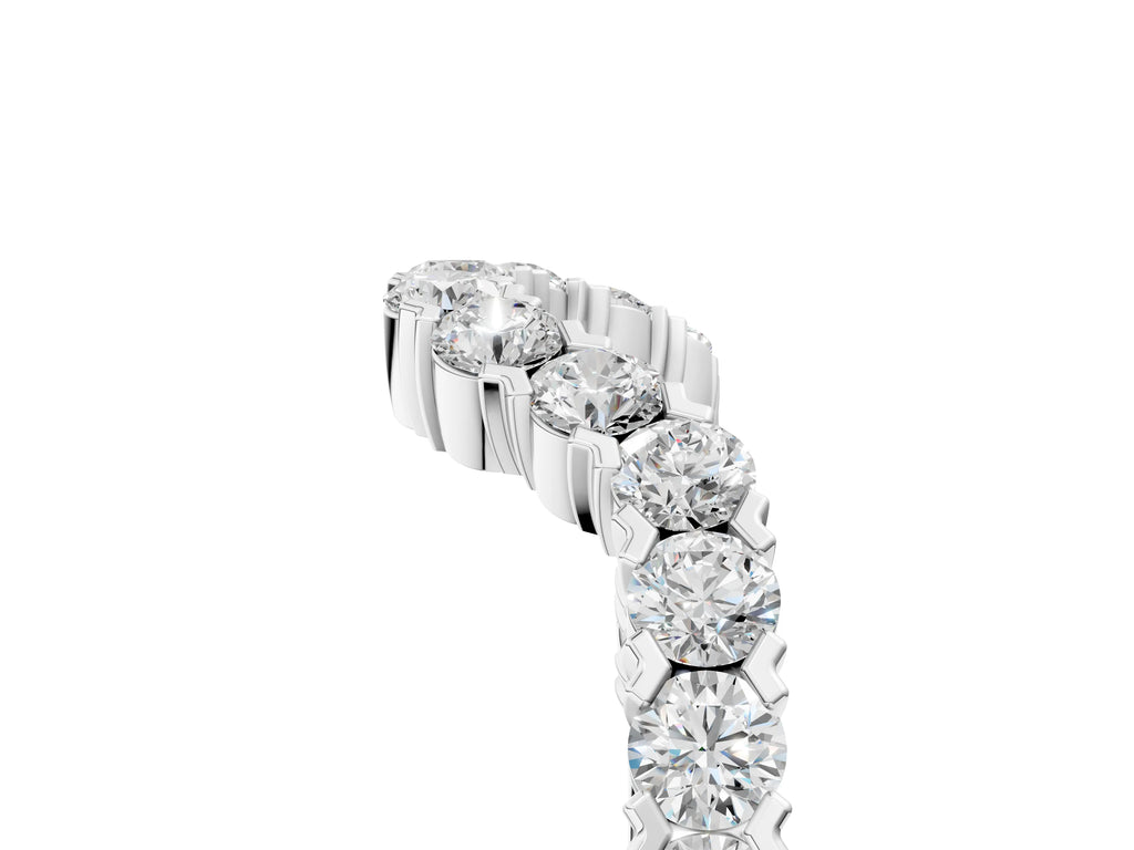 Platinum V-Shaped Diamond Round Cut Pavé Band with Prong Setting