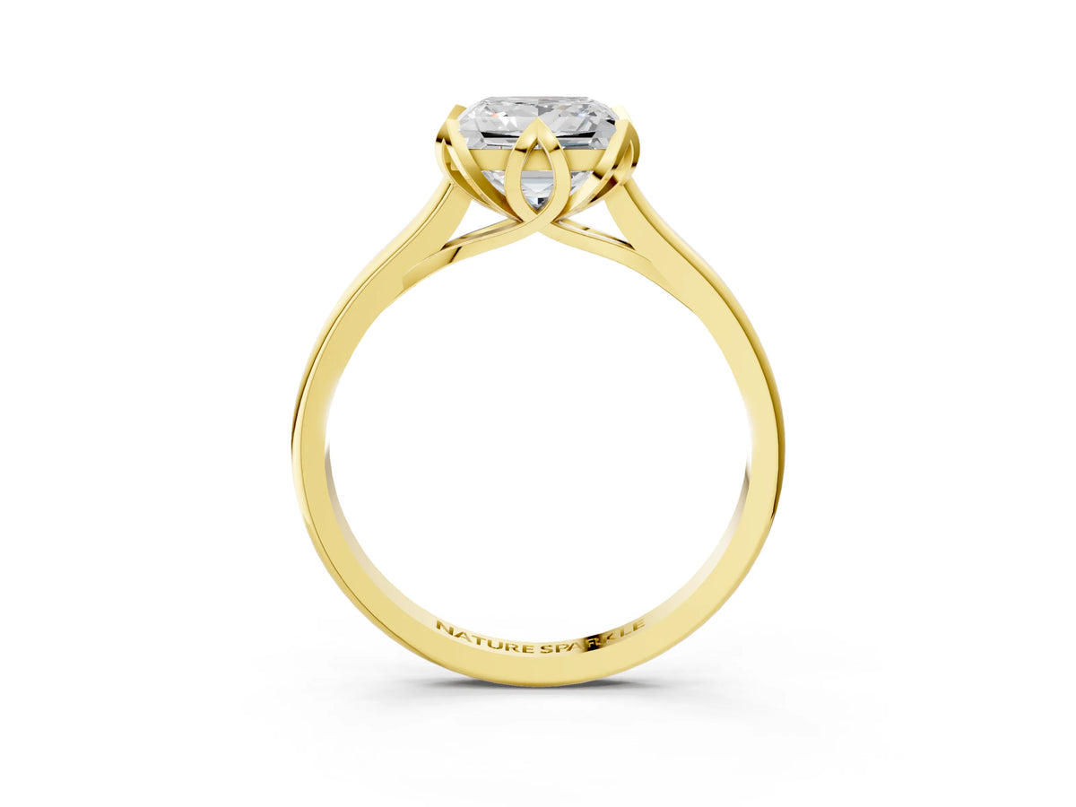 Princess Cut Diamond Solitaire Ring in Yellow gold with Flower Prong Setting