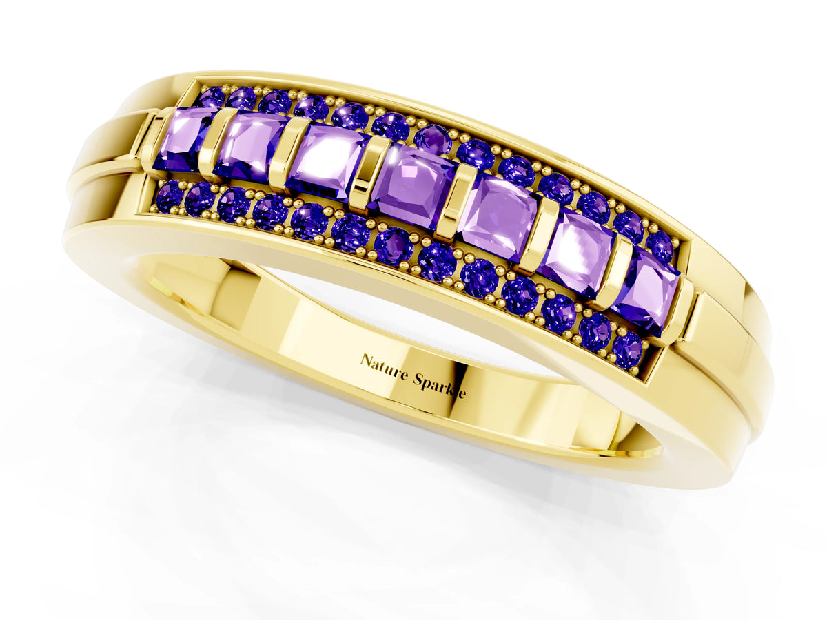 Princess Cut Tanzanite Bar-Set Pavé Band in Yellow gold with Grooved Edge Detailing