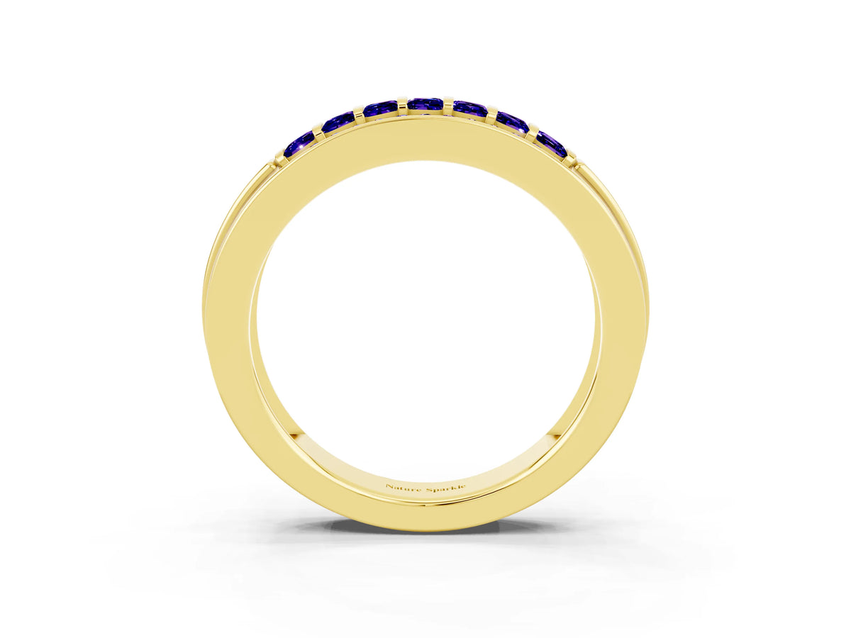 Princess Cut Tanzanite Bar-Set Pavé Band in Yellow gold with Grooved Edge Detailing