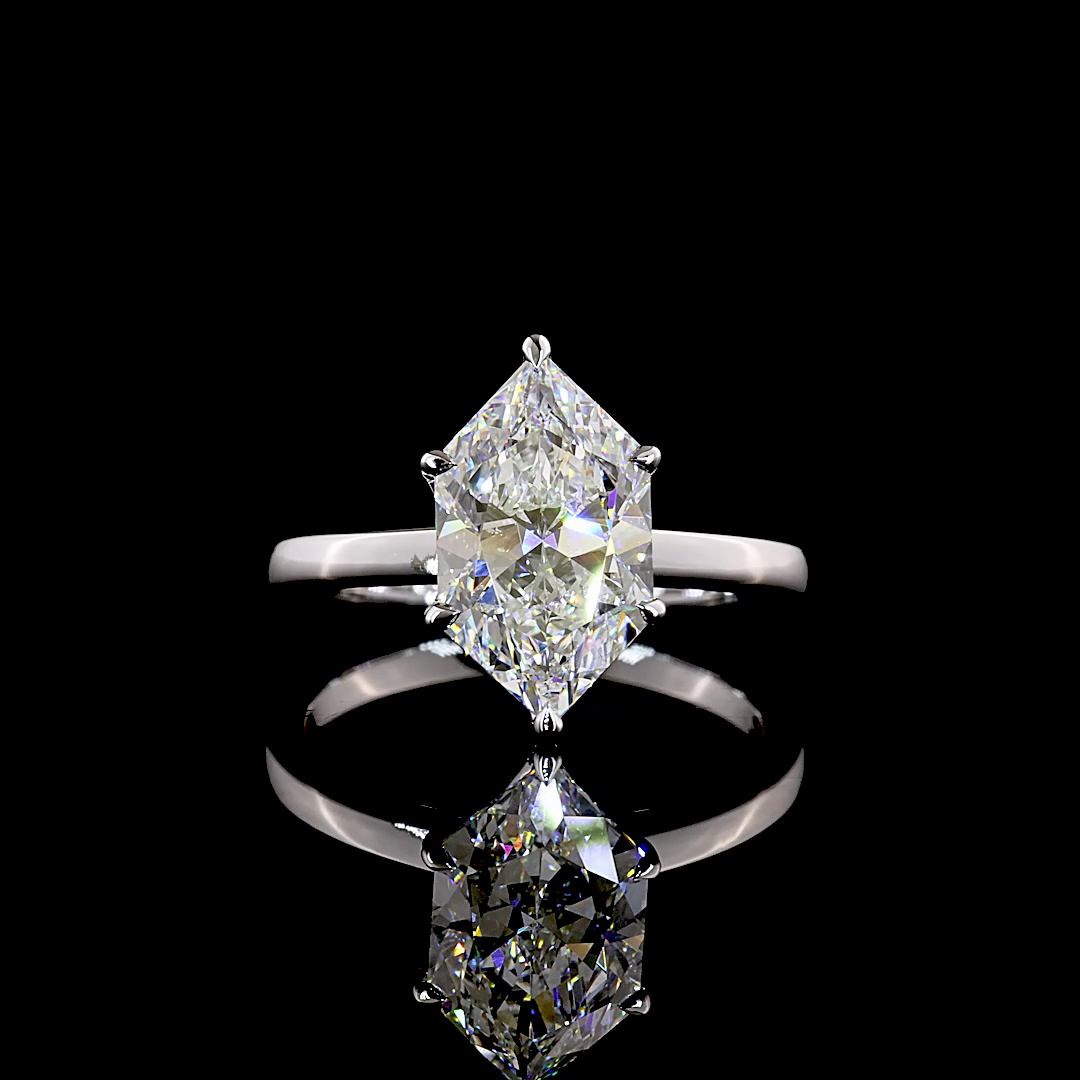 White gold Diamond Solitaire Diamond Shank Ring · 3.02 ct