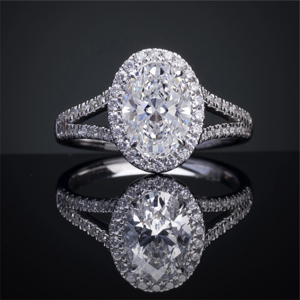White gold Diamond Split Shank Ring · 2.09 ct