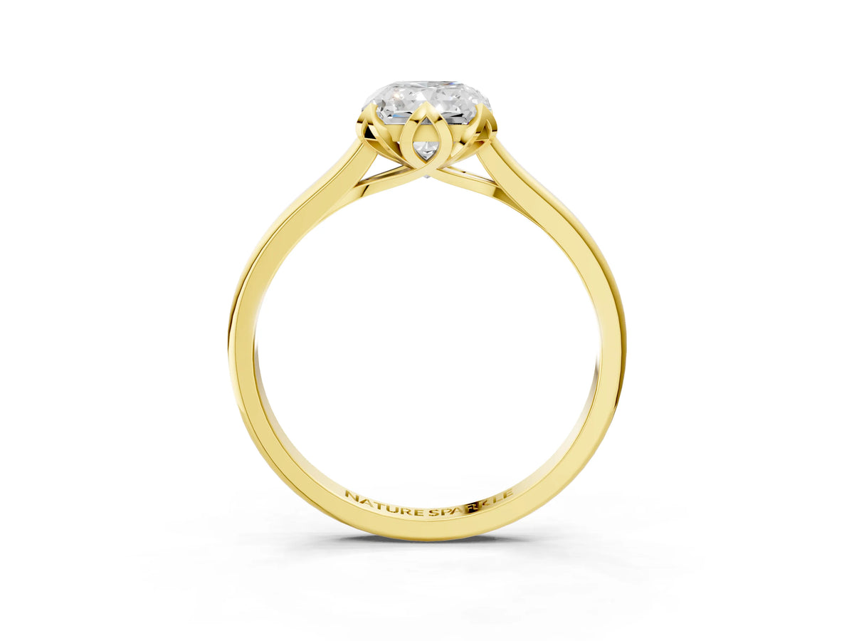 Radiant Cut Diamond Solitaire Ring in Yellow gold with Flower Prong Setting