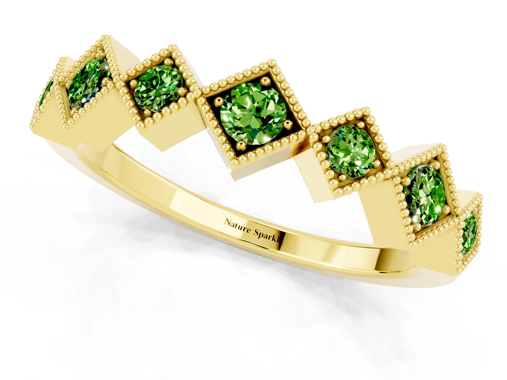 Round Peridot Square Bezel Chevron Band in Yellow gold with Milgrain Detailing