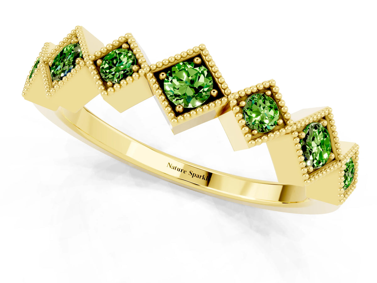Round Peridot Square Bezel Chevron Band in Yellow gold with Milgrain Detailing