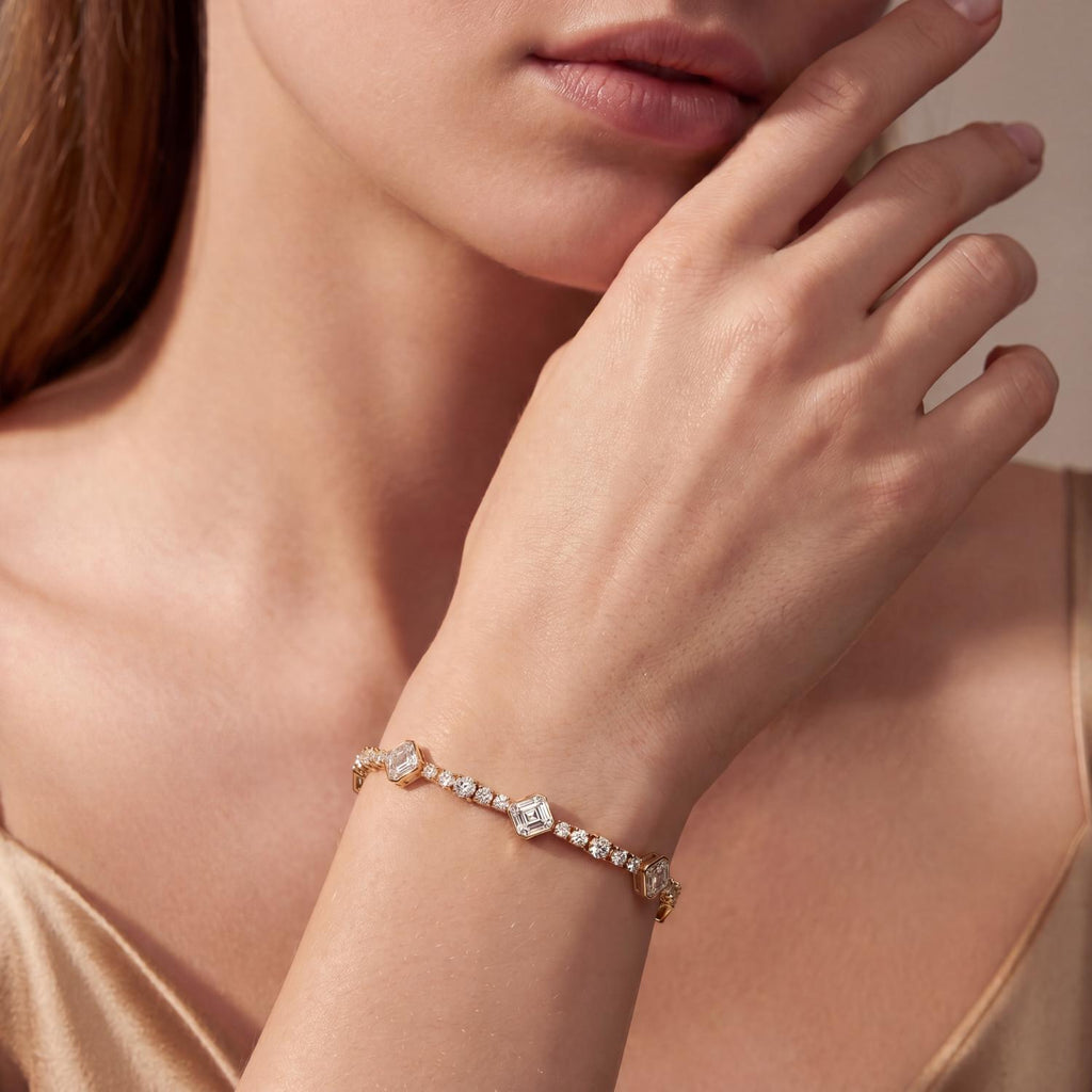 Yellow gold Diamond Bracelet · 7.2 ctw