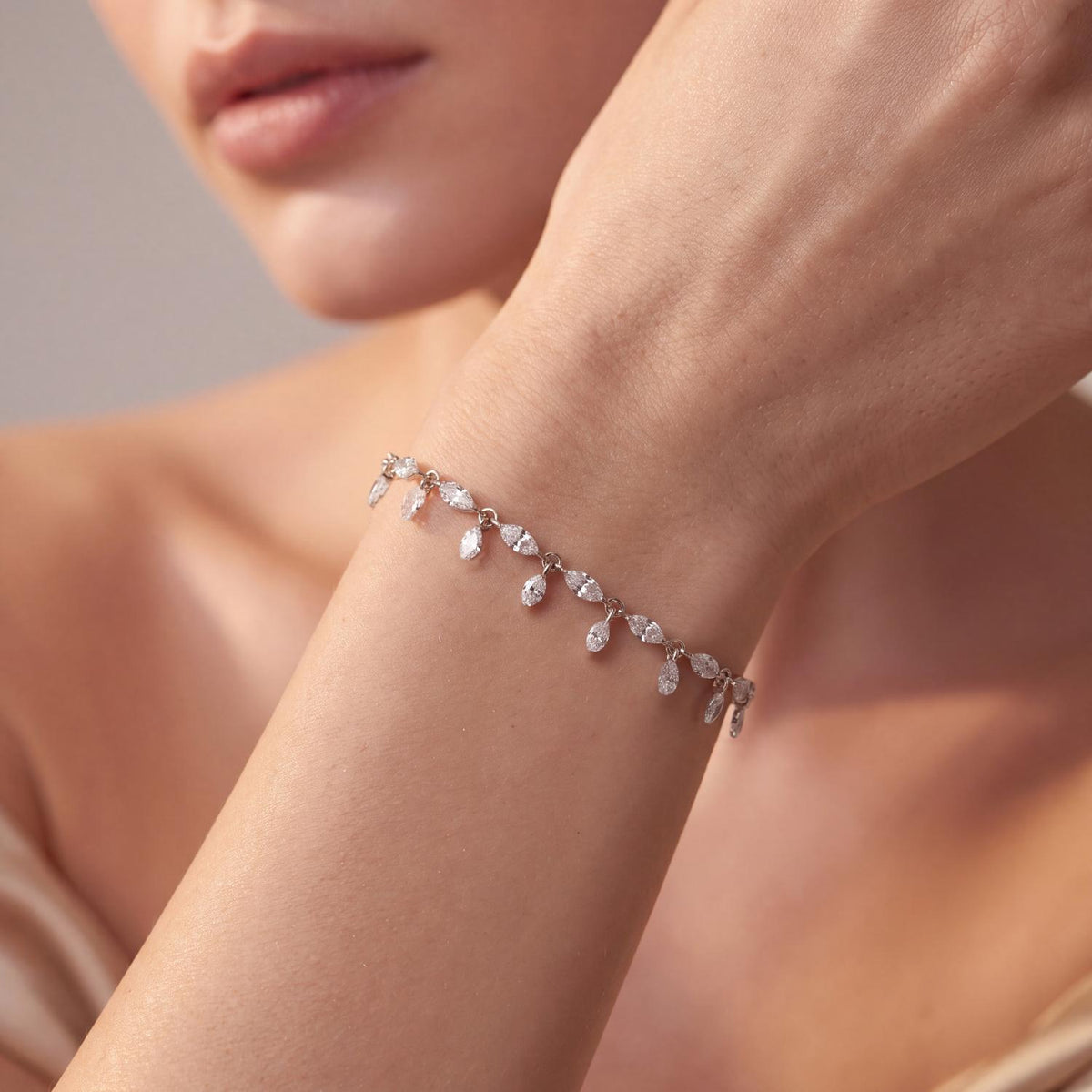Yellow gold Diamond Bracelet · 5.2 ctw