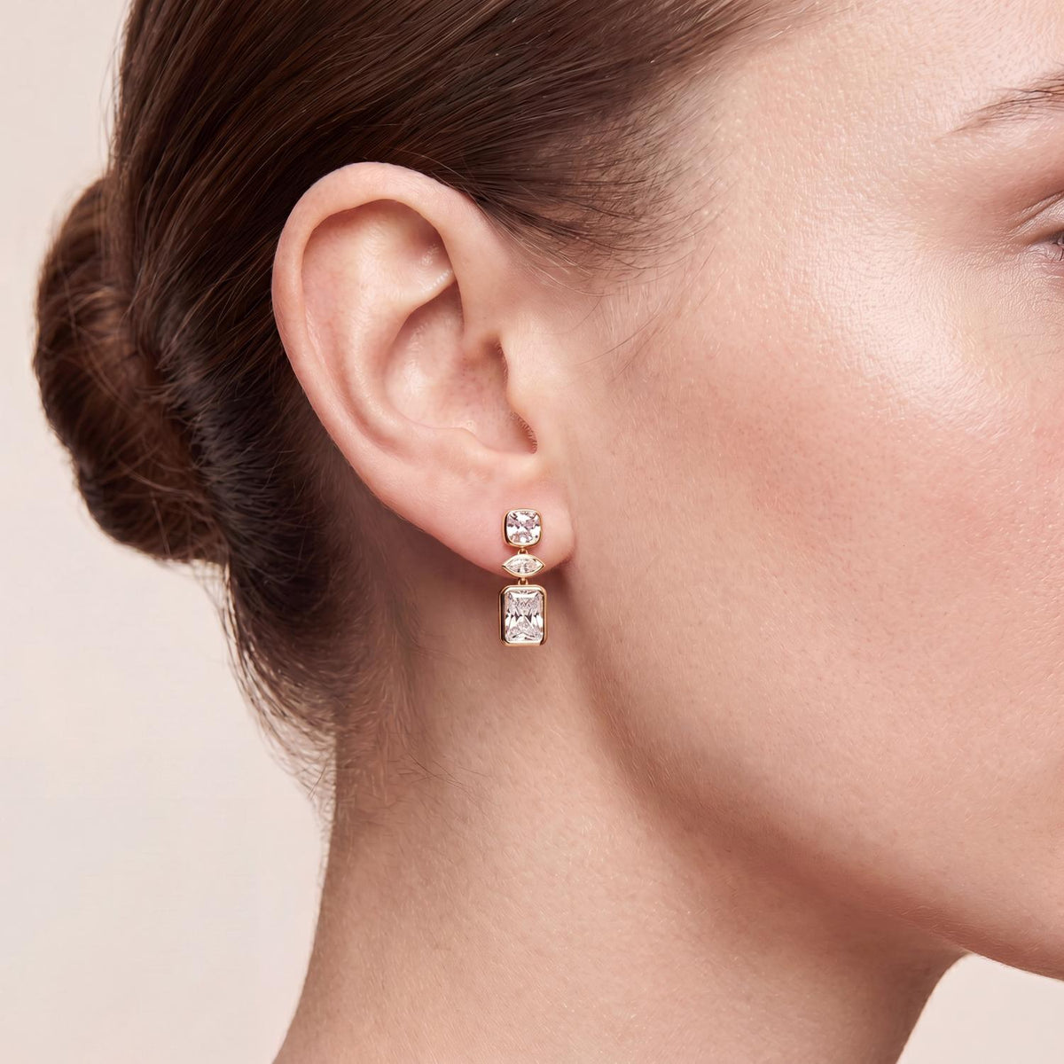 Yellow gold Diamond Earrings · 3.25 ctw