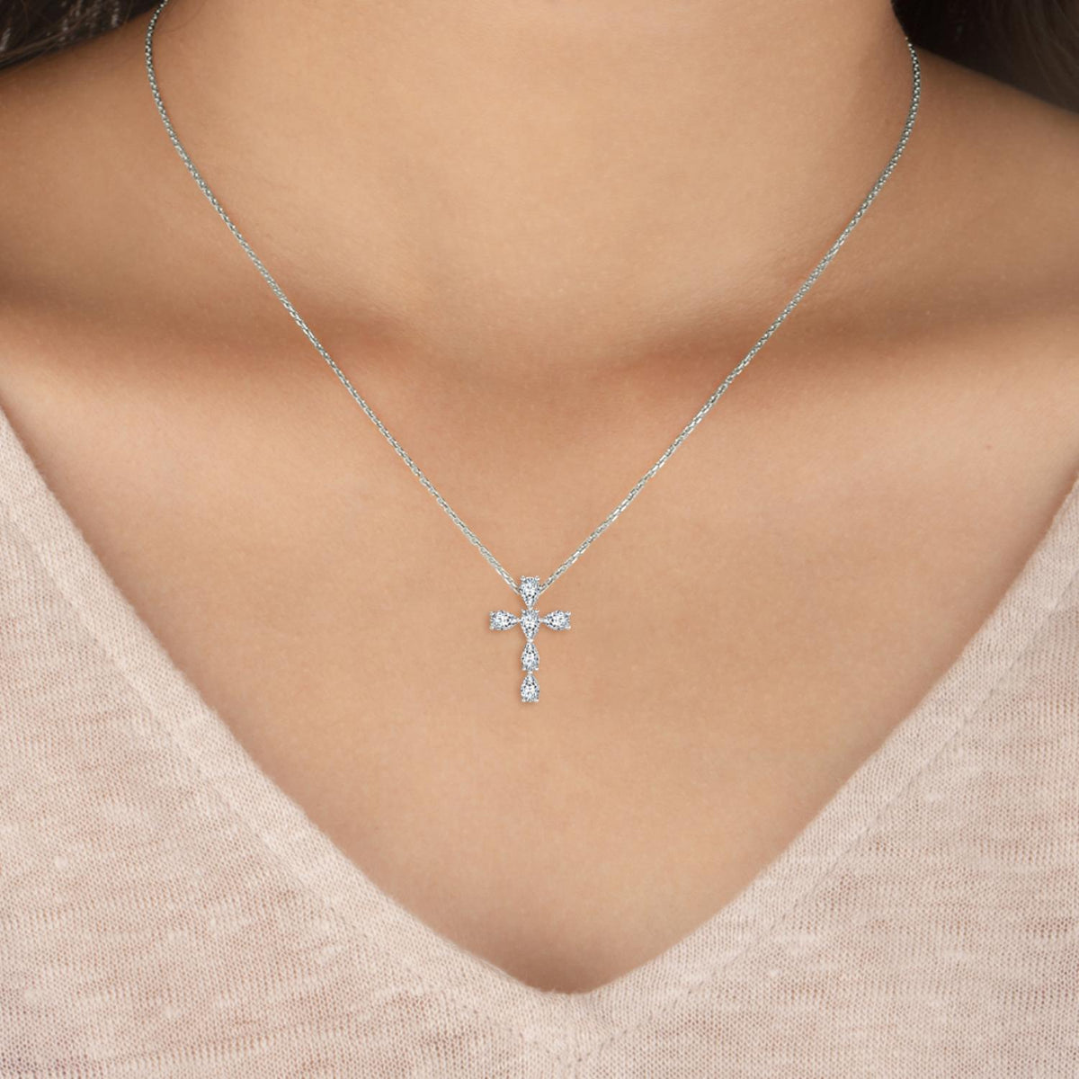 White gold Diamond Pendant · 2.05 ctw