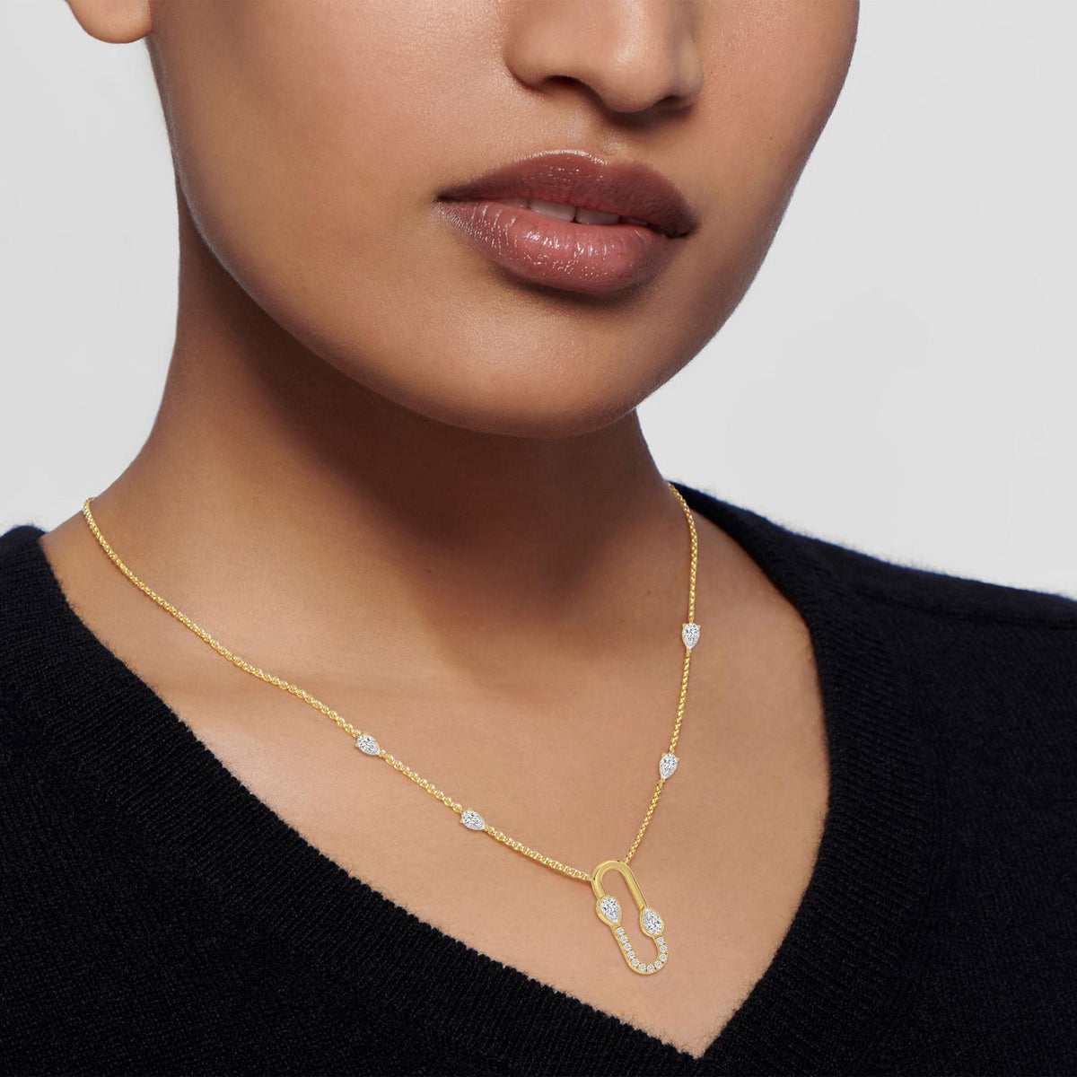 Yellow gold Diamond Pendant · 3.68 ctw