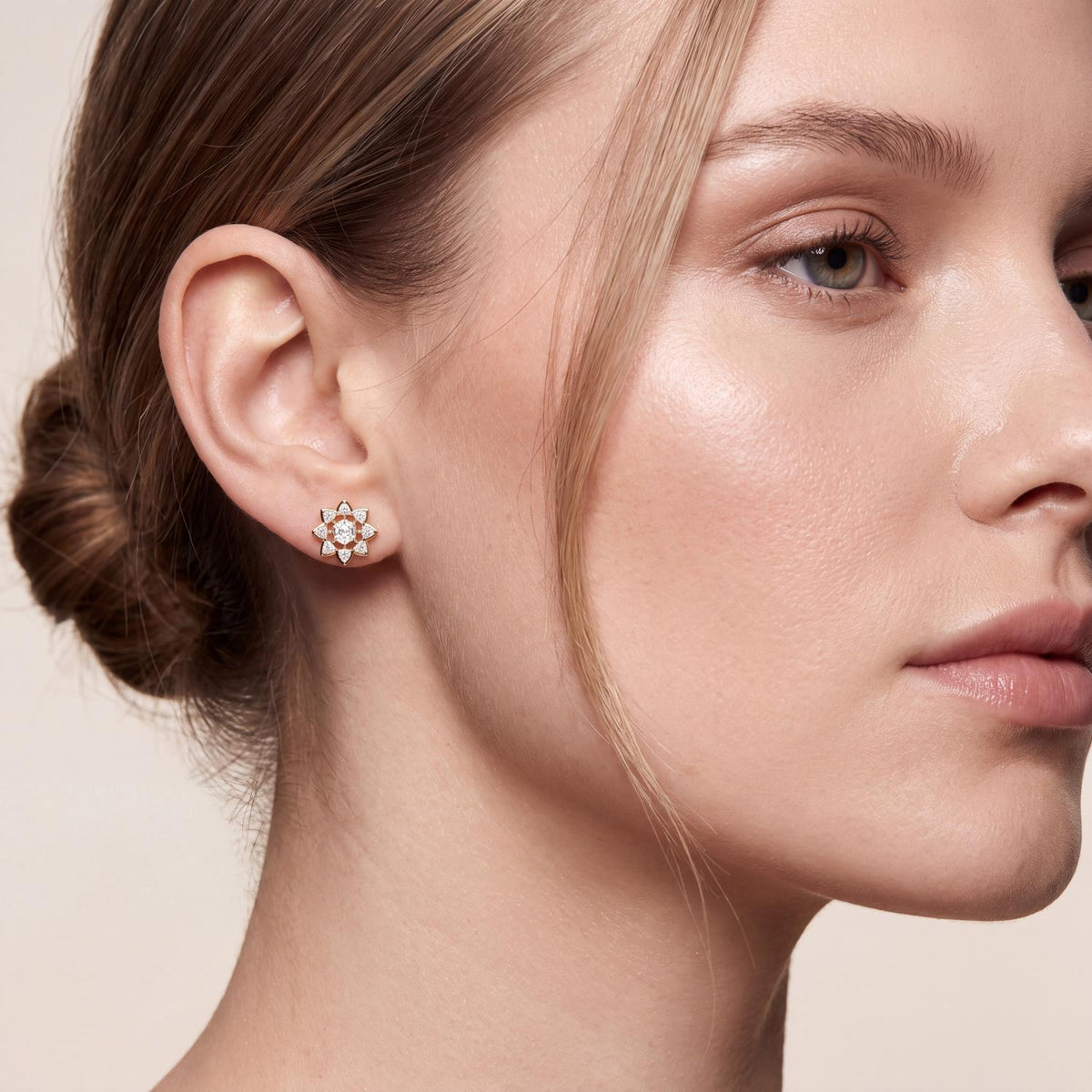 Yellow gold Diamond Earrings · 2.6 ctw