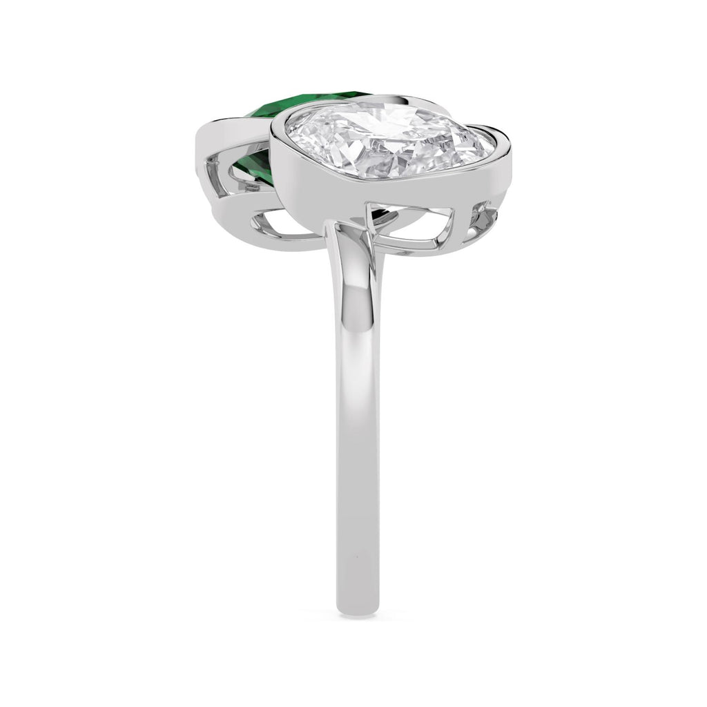 White gold Green Oval Diamond Ring · 5.23 ctw