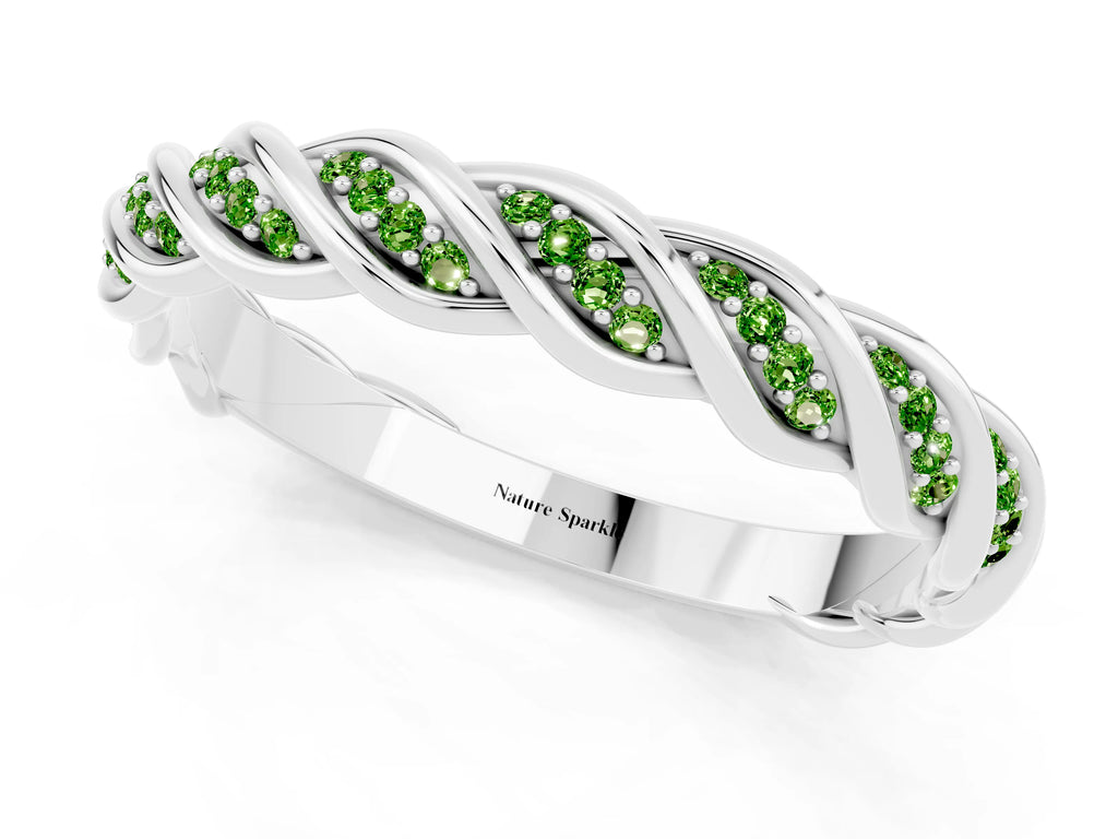 Twisted Pavé Round Peridot Eternity Band in Silver with Shared Prong Setting