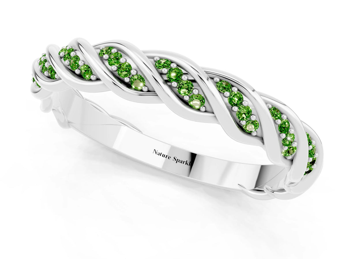 Twisted Pavé Round Peridot Eternity Band in Silver with Shared Prong Setting