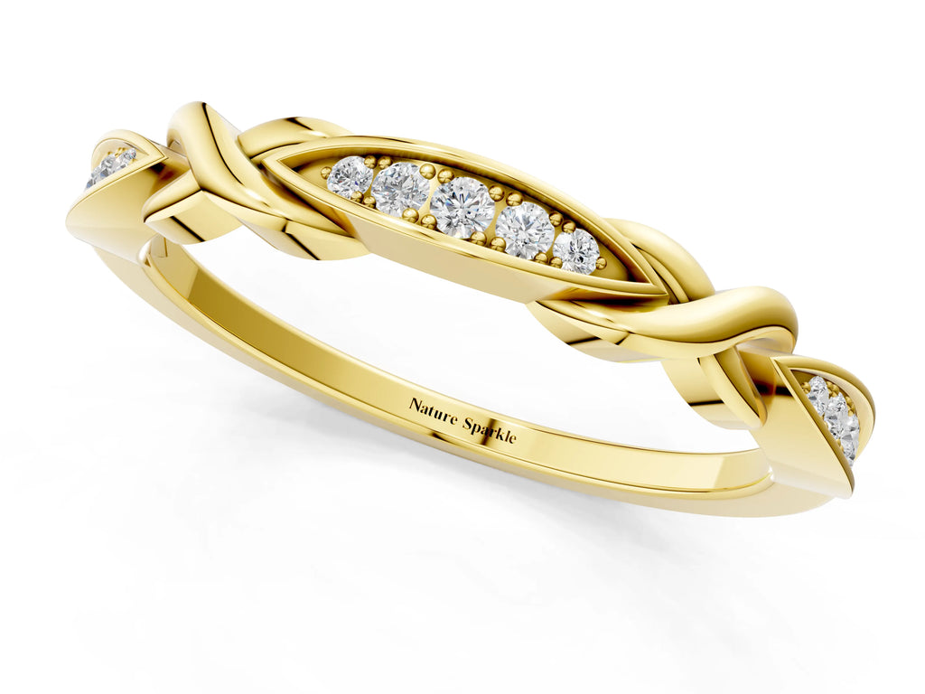 Yellow gold Twisted Marquise Diamond Pavé Band with Shared Prong Setting